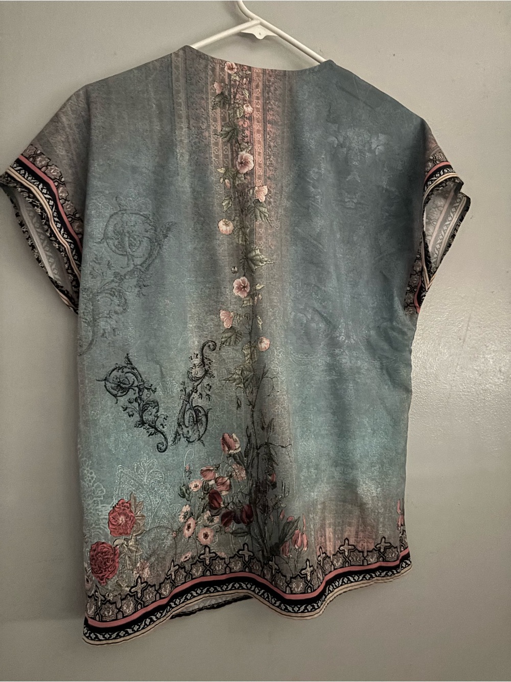 Floral Print Short Sleeve Women's Top in Teal and Pink